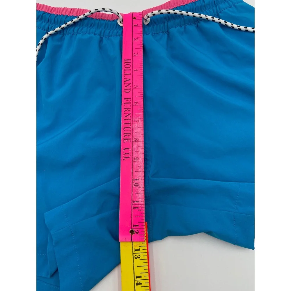 Chubbies Swim Trunks Blue Pink 5.5 Inch Inseam Pineapple Patch Mens Medium